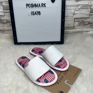 RAE DUNN Women’s USA Flag slippers.